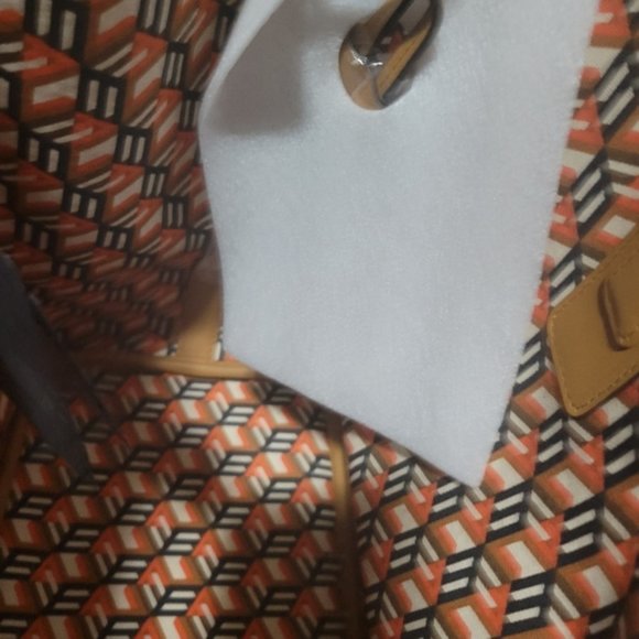 MCM Liz Reversible Medium Tote-Reversible to Geometric Pattern on Inside - Picture 11 of 11